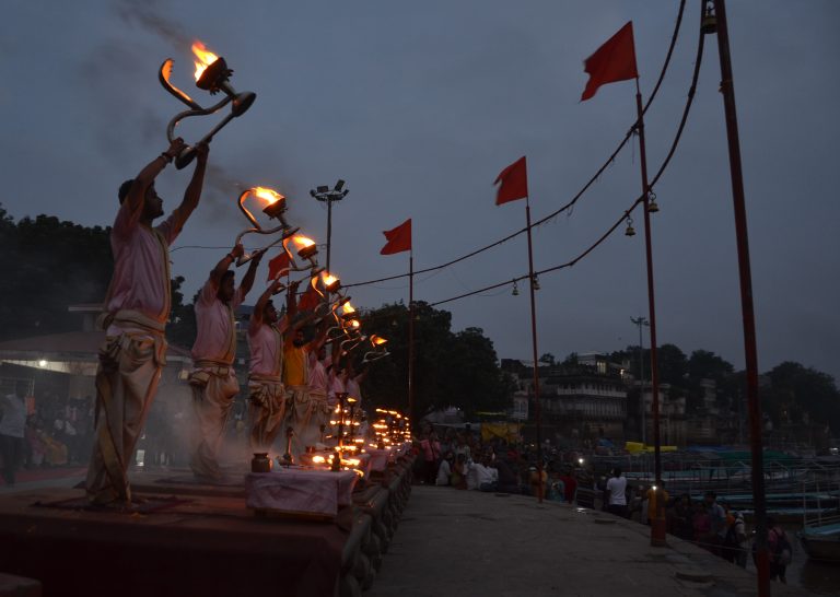 আলোর উৎসব দীপাবলি উৎসবে থাকুন কলকাতা, বারাণসী, জয়পুর বা গোয়ায়/Festival of Lights Stay at Diwali festival in Kolkata, Varanasi, Jaipur or Goa